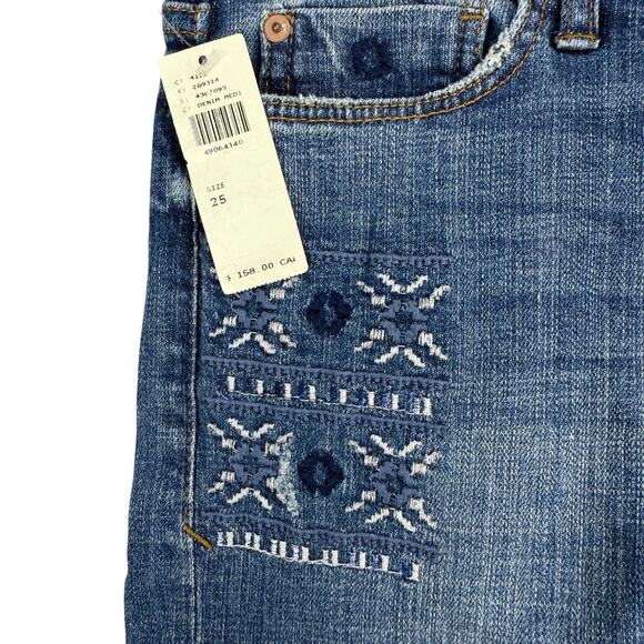 NWT PILCRO AND THE LETTERPRESS Anthropologie Embroidered Slim Boyfriend Jean 25 - Picture 7 of 9